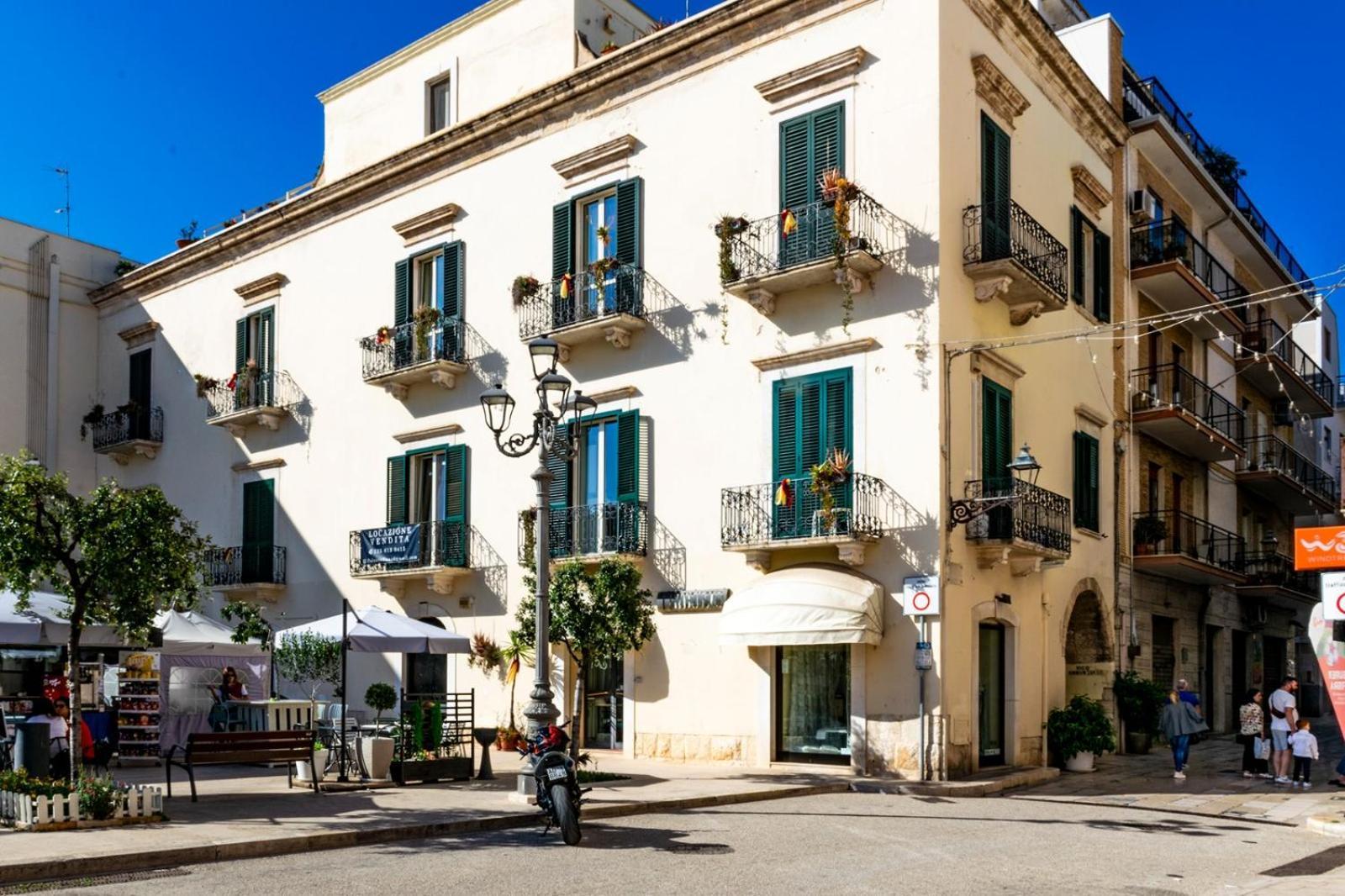 Апартаменты Palazzo Vaaz Мола-ди-Бари Экстерьер фото